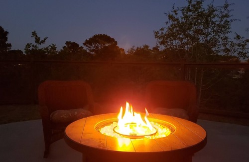 Bastrop Casa | BASTROP TX, REMODELED SPECTACULAR HILLTOP RETREAT! Near Austin, Smithville, COA!