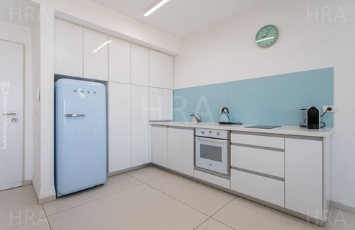 Haifa Apartamento | Precioso apartamento de Bat Galim Balcón de lujo Playa Cerca del médico Vista completa al mar