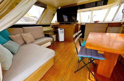 Cap d'Agde Alquiler De Eote | bateau moteur tout confort