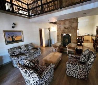 Bela-Bela Casa | Bateleur Lodge, Mabalingwe
