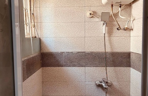 Ofin Hotel | BATES GARDEN GUEST HOUSE