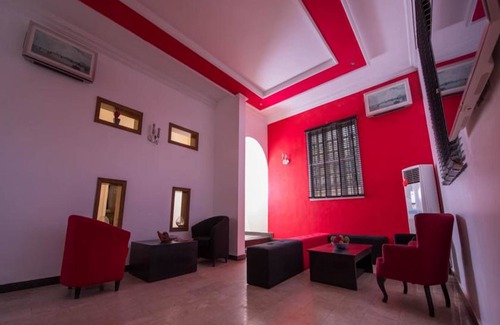 Ofin Casa | Bates Place Apartments