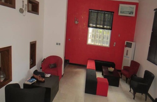 Ofin Casa | Bates Place Apartments