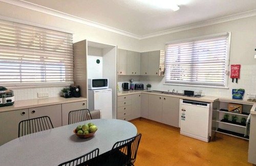 Oberon Chalet De Esquí | Bathurst 1000 - Jenolan Street Chalet - Ideal Accommodation for Large Groups