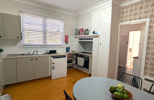 Oberon Chalet De Esquí | Bathurst 1000 - Jenolan Street Chalet - Ideal Accommodation for Large Groups