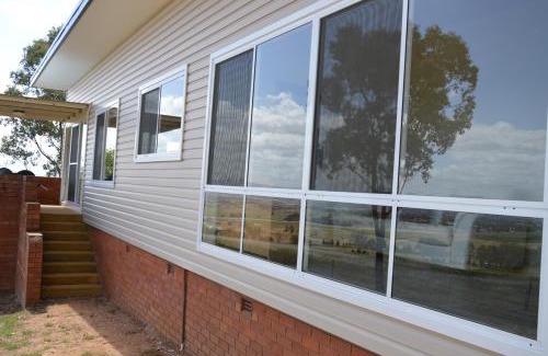 Mount Panorama Casa | BATHURST GOLDFIELDS RESIDENCE on MOUNT PANORAMA