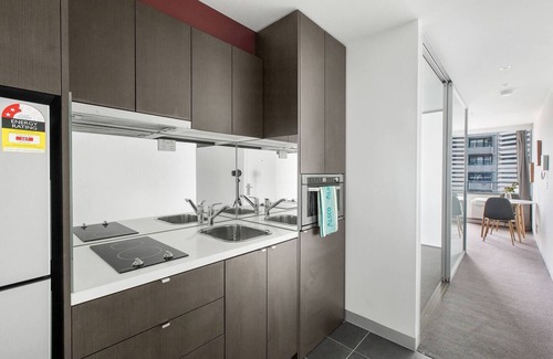 West Melbourne Apartamento | Batman Hideaway Minutes from Queen Vic Market
