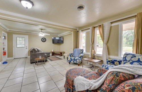 Scotlandville Casa | Baton Rouge Vacation Rental with Yard 10 Mi to LSU!