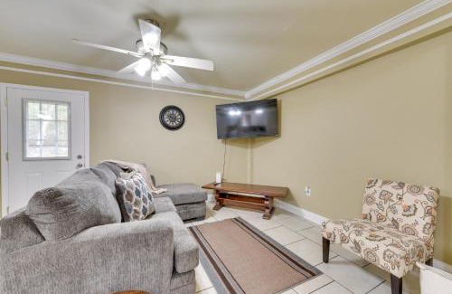 Scotlandville Casa | Baton Rouge Vacation Rental with Yard 10 Mi to LSU!