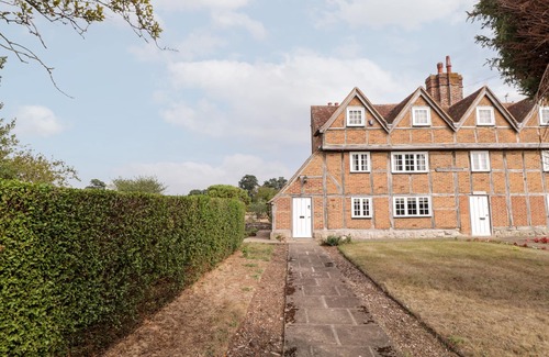Maidstone Cabaña | BATTEL HALL COTTAGE, pet friendly, with open fire in Harrietsham