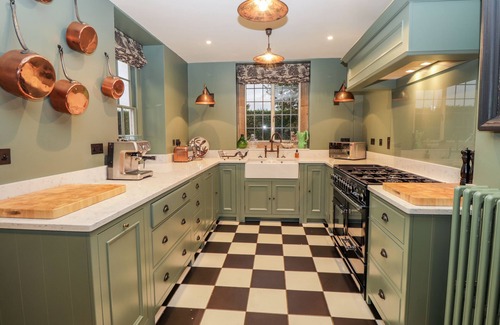 Maidstone Cabaña | Battel Hall, HOLLINGBOURNE