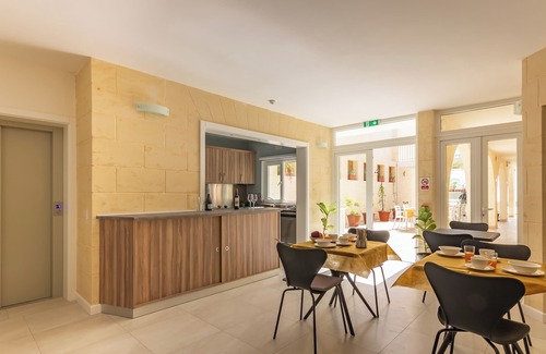 Xewkija Hotel | Battista Guesthouse with pool-room 2