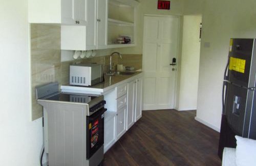 Lazaretto Apartamento | BattsRock Beach Condos 204