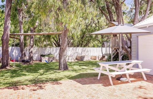 Dunsborough Casa | Baudin On Bay Family Escape by the Foreshore
