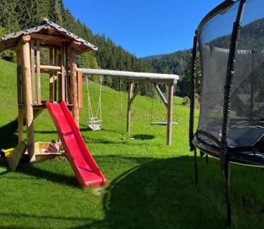 Eben im Pongau Apartamento | Bauernhaus Niedermaisgut