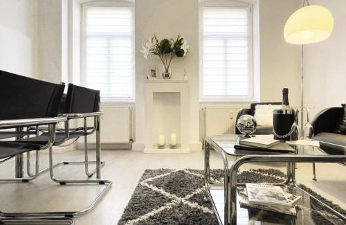 Gera Apartamento | BAUHAUS Design-Luxus Apartment, 20er Jahre Stil, Garten
