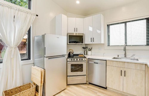 Pinole Apartamento | Bay Area Apt with Patio Near Parks and Hiking!