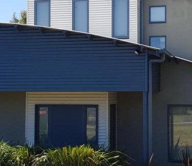 Coronet Bay Casa | Bay Breeze Beach Holiday Home