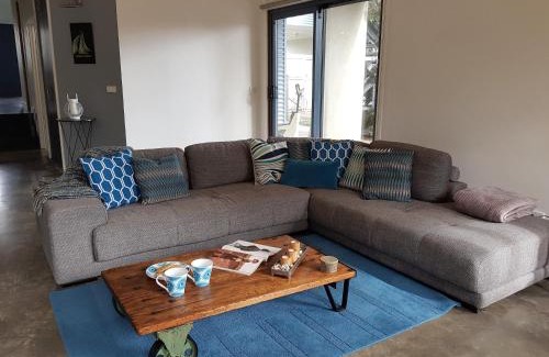 Coronet Bay Casa | Bay Breeze Beach Holiday Home
