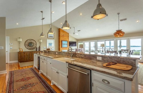 Panacea Casa | Bay Breeze - Waterfront with Boat Dock, Helipad!