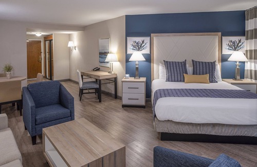 La Playa Hotel | Bay Club Hotel & Marina
