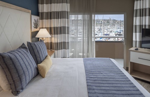 La Playa Hotel | Bay Club Hotel & Marina
