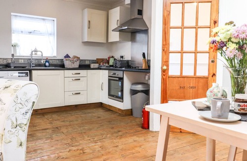 Pevensey Cabaña | BAY COSY, pet friendly, character holiday cottage in Pevensey Bay