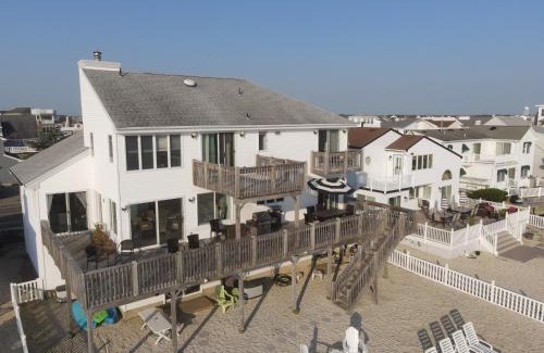 Beach Haven West Casa | Bay Front Home - Watch the sun rise over LBI. Pier for Boat/Swim/SUP/Kayak/Crab