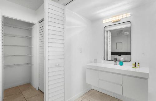 Bay Harbor Islands Apartamento | Bay Harbor Sunset Apt 4A