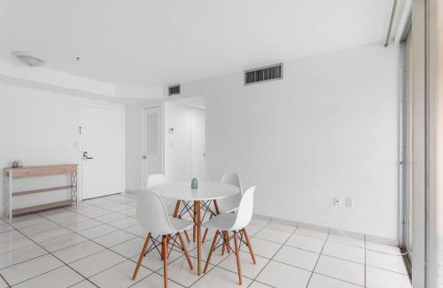 Bay Harbor Islands Apartamento | Bay Harbor Sunset Apt 4B