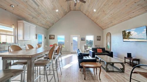 Flour Bluff Casa | Bay Haven w Shared Boat Dock Waterfront Pool Big Trout by AvantStay