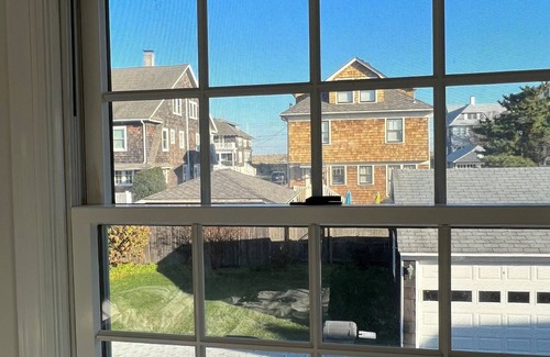 Avon Casa | Bay Head Colonial - around the corner from the beach!