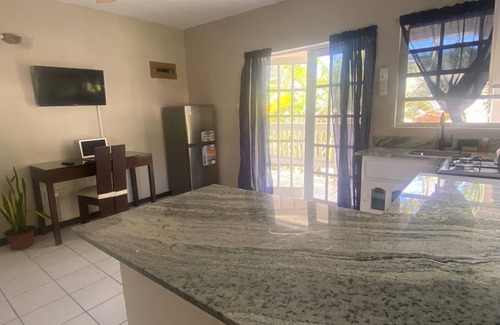 Rodney Bay Apartamento | Bay Heights Escape- Courtyard Studios