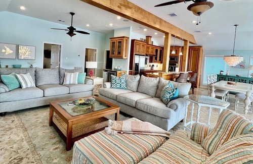 Isla Del Sol Casa | Bay House with Private Pool, Fishing, Kayaking & Sun Fun. Quiet neighborhood.