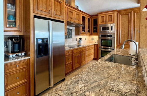 Isla Del Sol Casa | Bay House with Private Pool, Fishing, Kayaking & Sun Fun. Quiet neighborhood.