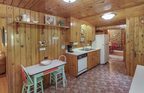 Deerwood Casa | Bay Lake Cabin by Historic Ruttger's Resort