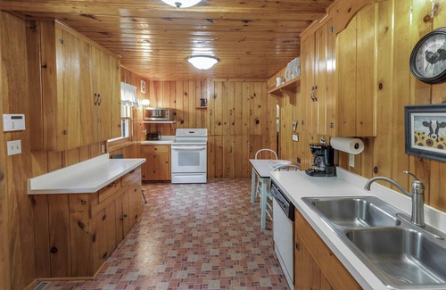 Deerwood Casa | Bay Lake Cabin by Historic Ruttger's Resort