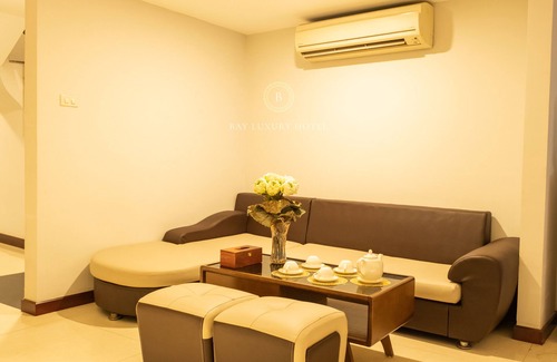 Ba Dinh Hotel | Bay Luxury Hotel
