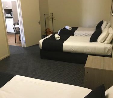 Glenelg South Hotel | Bay Motel Hotel