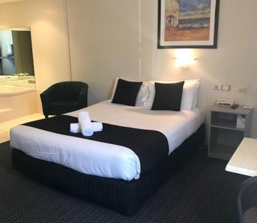 Glenelg South Hotel | Bay Motel Hotel