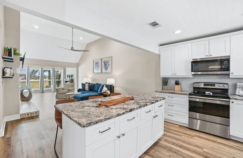Upper Grand Lagoon Apartamento | Bay Point Golf Villas by PHG