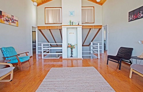 Jurien Bay Casa | Bay Sanctuary: 4 BR, 2 BA House in Jurien Bay, Sleeps 8