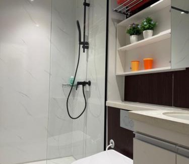 Likas Apartamento | Bay Suites