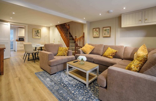 Cymmer Casa | Bay Tree Cottage Rhondda Valley by StayStaycations
