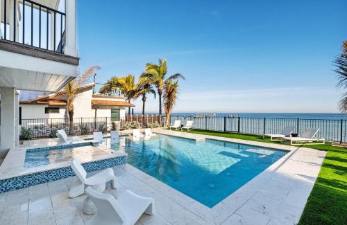 Anna Maria Casa | Bay View Beauty