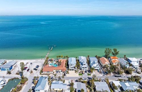 Anna Maria Casa | Bay View Beauty