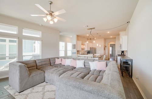 La Porte Casa | Bay-View La Porte Home Rental: Steps to Beach!