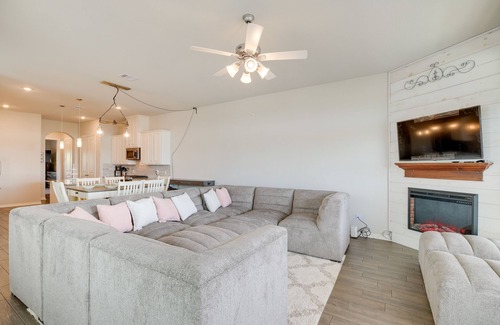 La Porte Casa | Bay-View La Porte Home Rental: Steps to Beach!