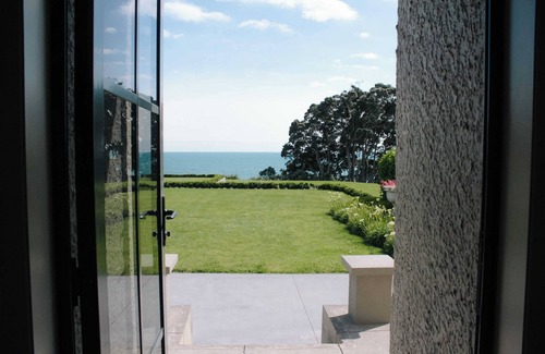 Pitone Apartamento | Bay View Terrace: Luxury Beach Studios