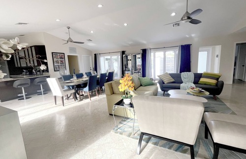 North Corals Villa | Bay View Villa Pool Pkg Wi-Fi 3 Beds 3 Bath 5 min Beach